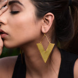 BOLD ROCK AND ROLL V-SHAPED 18K GOLD PLATED FISHOOK EARRING