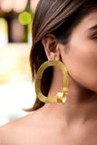 MATT FINISH TWISTED "O - Q" 18K GOLD PLATED FASHION EARRING